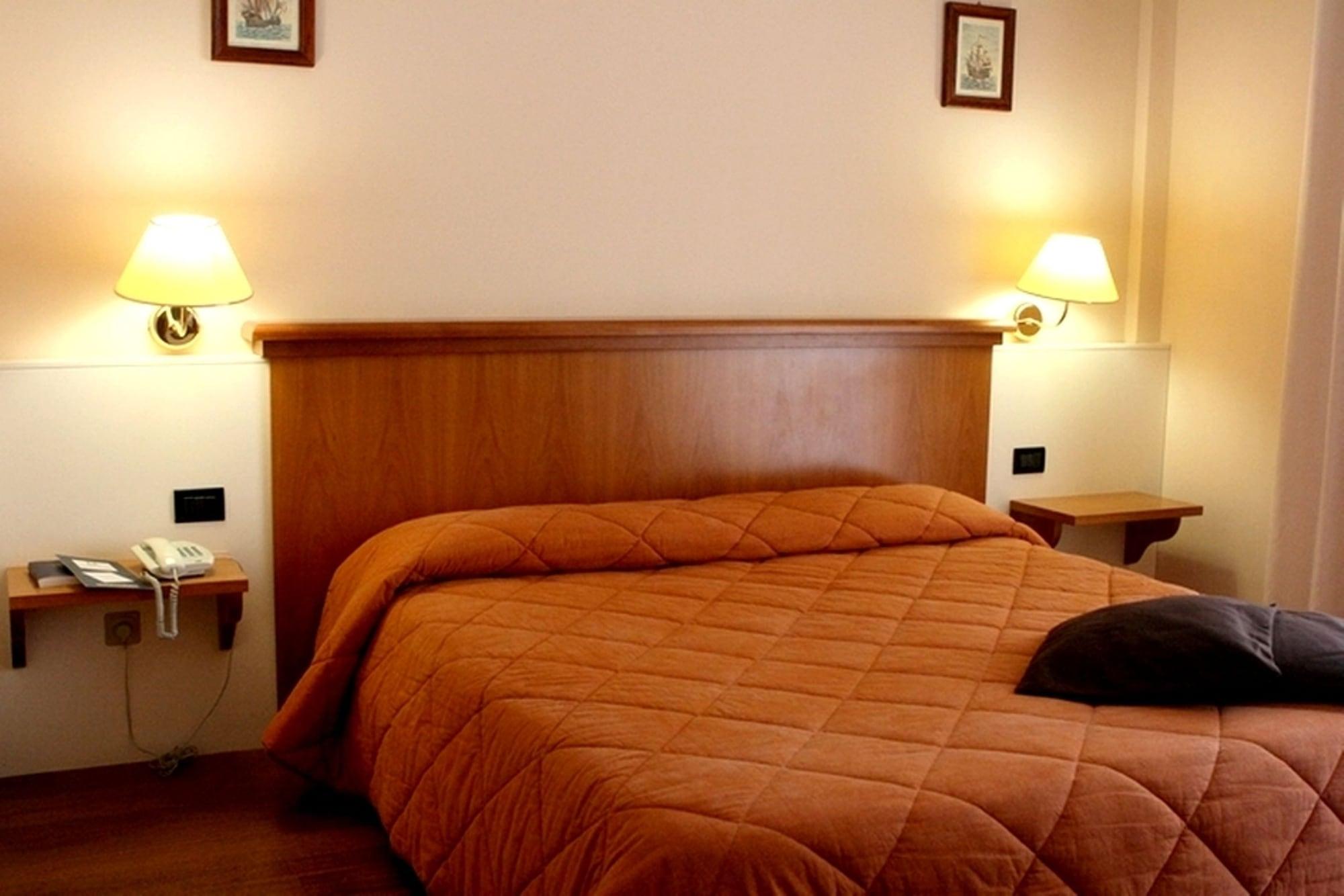 Hotel Excelsior Vasto Exterior foto