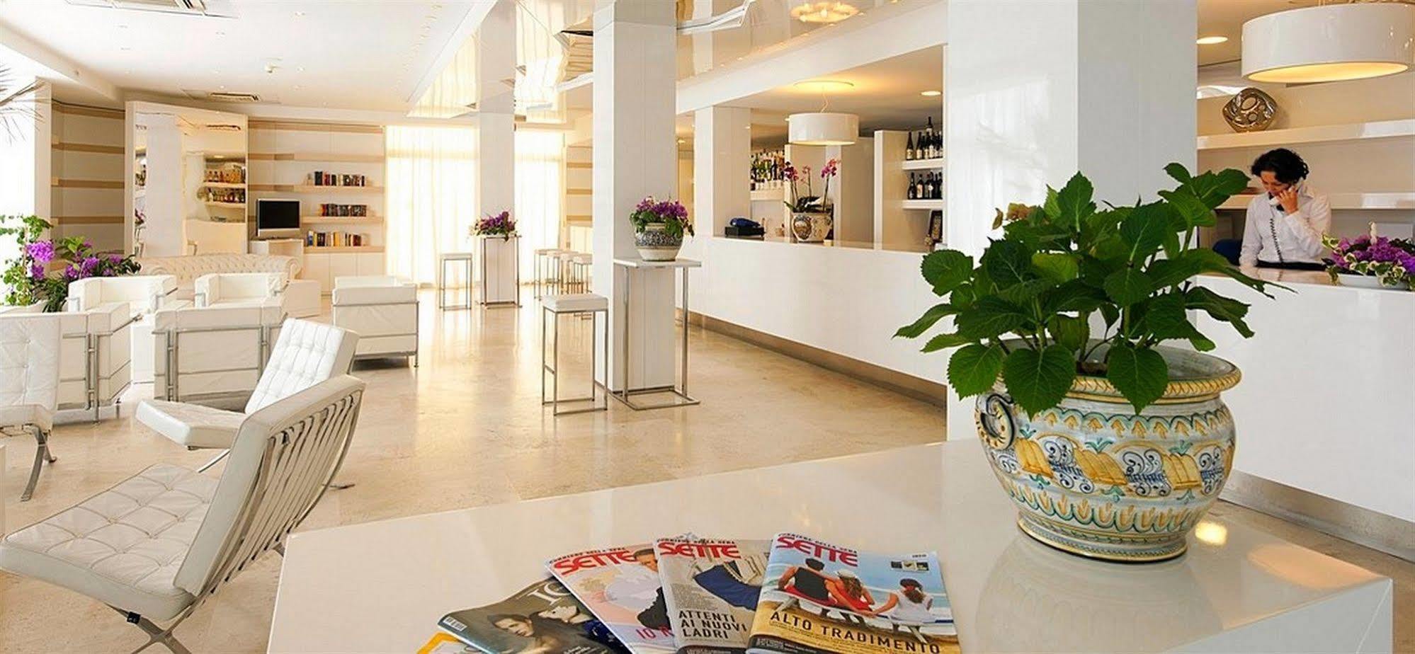 Hotel Excelsior Vasto Exterior foto